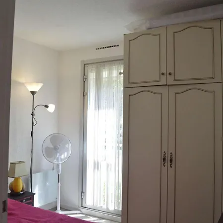 Cabine, Terrasse, Cap D'agde - 4 Pers, Proche Et Commerces - Fr-1-249-255 Daire